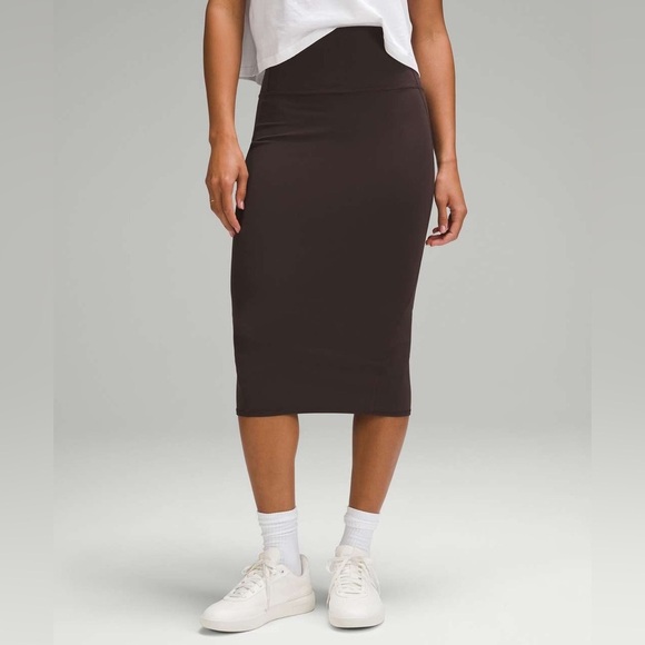 Lululemon Nulu Slim-Fit High-Rise Skirt - Picture 3 of 5